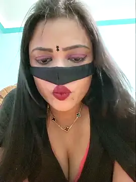 Snapshot of Beauty-3 chatting on May 4, 2026, 6:20 am Beauty-3 online show from May 4, 2026, 6:20 am
