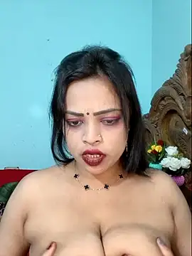Snapshot of Beauty-3 chatting on May 8, 2026, 9:31 pm Beauty-3 online show from May 8, 2026, 9:31 pm