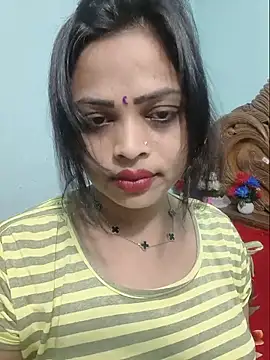Snapshot of Beauty-3 chatting on May 22, 2026, 12:11 pm Beauty-3 online show from May 22, 2026, 12:11 pm