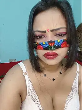 Snapshot of Beauty-3 chatting on May 23, 2026, 8:13 pm Beauty-3 online show from May 23, 2026, 8:13 pm