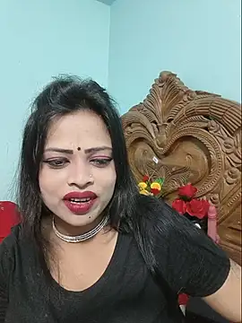 Snapshot of Beauty-3 chatting on June 2, 2026, 6:21 pm Beauty-3 online show from June 2, 2026, 6:21 pm