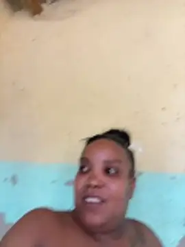 Snapshot of friendlybitch22 chatting on April 1, 2026, 9:54 am friendlybitch22 online show from April 1, 2026, 9:54 am