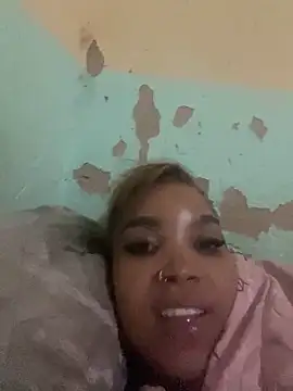 Snapshot of friendlybitch22 chatting on April 11, 2026, 2:38 am friendlybitch22 online show from April 11, 2026, 2:38 am