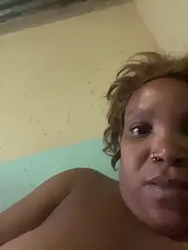 Snapshot of friendlybitch22 chatting on April 16, 2026, 4:46 am friendlybitch22 online show from April 16, 2026, 4:46 am