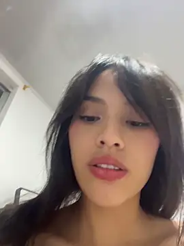 Mia-villalobos online show from June 9, 2026, 2:12 am