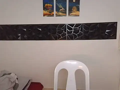 Xmj16 online show from April 28, 2026, 8:14 pm