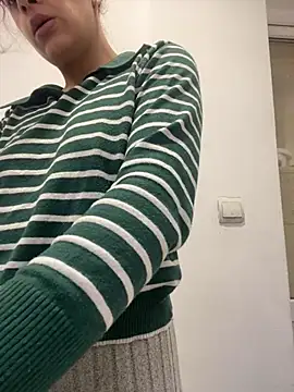 MommySexxy23 online show from April 5, 2026, 8:55 am