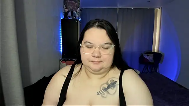 Snapshot of YoshinoSomei chatting on April 16, 2026, 5:52 am YoshinoSomei online show from April 16, 2026, 5:52 am