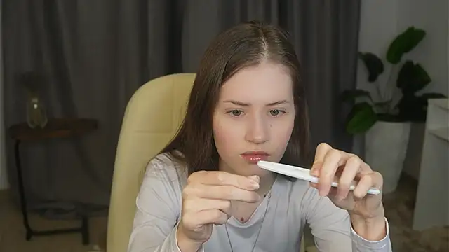 OdiIiaChavarria online show from March 5, 2026, 2:13 pm