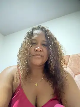 Snapshot of Dominicana42 chatting on August 4, 2026, 1:42 am Dominicana42 online show from August 4, 2026, 1:42 am