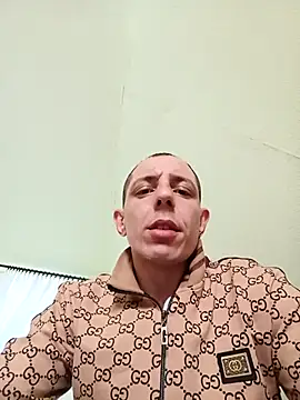 Snapshot of Hugo1993 chatting on April 3, 2026, 2:48 pm Hugo1993 online show from April 3, 2026, 2:48 pm