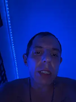 Snapshot of Hugo1993 chatting on July 7, 2026, 3:05 pm Hugo1993 online show from July 7, 2026, 3:05 pm