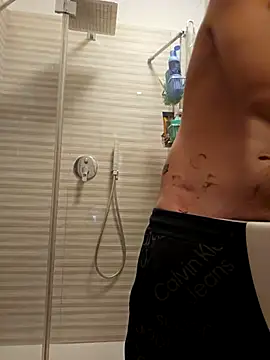 Andreakkkk online show from April 14, 2026, 9:21 pm