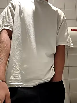 Snapshot of straightdude99 chatting on March 2, 2026, 8:15 pm straightdude99 online show from March 2, 2026, 8:15 pm