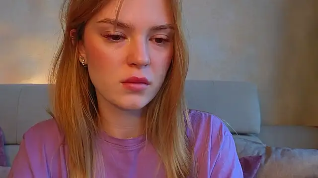 Snapshot of cyberl0ve_ chatting on March 18, 2026, 2:53 pm cyberl0ve online show from March 18, 2026, 2:53 pm
