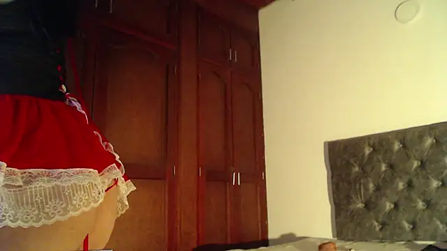 sweetsea  online show from April 2, 2026, 11:08 am