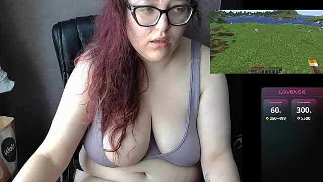 Snapshot of linafolie chatting on June 17, 2026, 11:23 am linafolie online show from June 17, 2026, 11:23 am