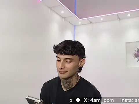 yourxcyberxangel online show from April 18, 2026, 2:21 pm