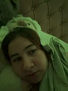 Snapshot of Zoe_Luxxe_ chatting on April 25, 2026, 11:24 pm Zoe Luxxe online show from April 25, 2026, 11:24 pm