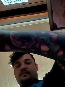 vikingo3333 online show from March 4, 2026, 5:02 am