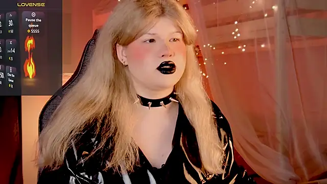 LilithNlsn online show from April 12, 2026, 1:10 am