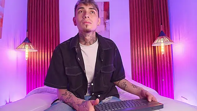 Max Hader  online show from March 12, 2026, 2:50 am