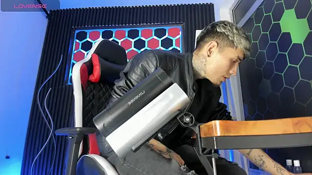 Max Hader  online show from April 5, 2026, 2:53 am