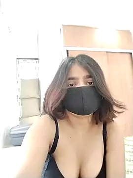 Snapshot of Ishaa_22 chatting on April 26, 2026, 9:51 am Ishaa 22 online show from April 26, 2026, 9:51 am