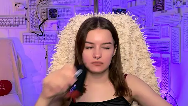 KellieBanshe online show from July 24, 2026, 8:23 am