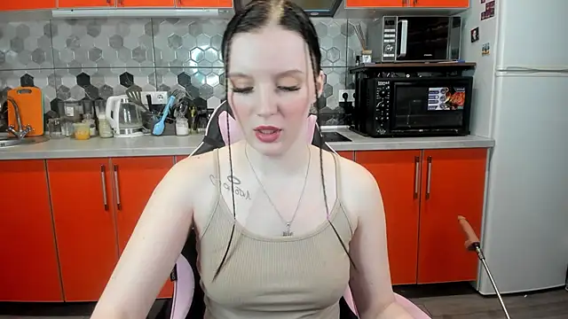 Mary Blu online show from February 1, 2025, 6:08 pm