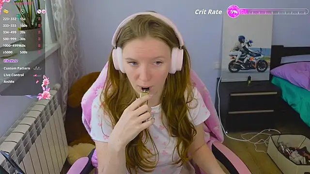 Snapshot of Mary_Blu chatting on May 7, 2026, 8:42 am Mary Blu online show from May 7, 2026, 8:42 am