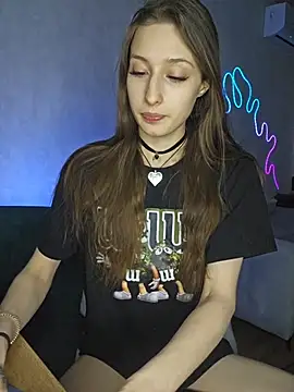 Emma Willson online show from March 21, 2026, 1:16 pm