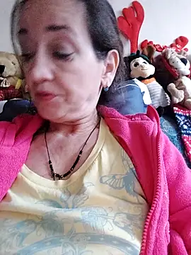 anayss17 online show from April 9, 2026, 4:34 pm