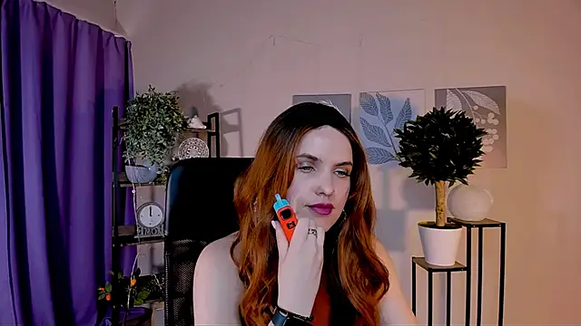 AliceSmite online show from May 17, 2026, 1:29 pm