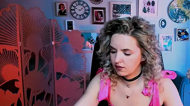 AliceSmite online show from June 9, 2026, 1:12 pm