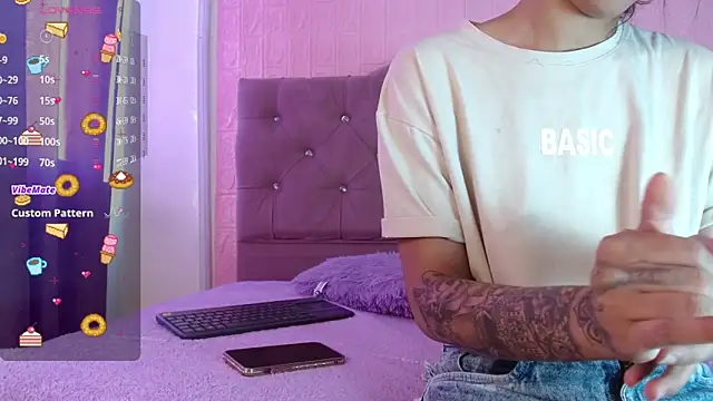 Snapshot of Sinner_Brown chatting on March 3, 2026, 1:06 pm Sinner Brown online show from March 3, 2026, 1:06 pm