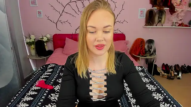 HannahWillow online show from March 5, 2026, 7:37 am