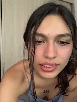 SweetCherry   online show from April 10, 2026, 10:14 pm