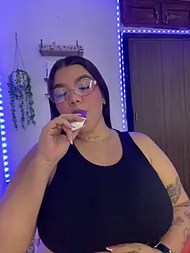 Snapshot of michellesexxxy3 chatting on June 11, 2026, 4:10 am michellesexxxy3 online show from June 11, 2026, 4:10 am