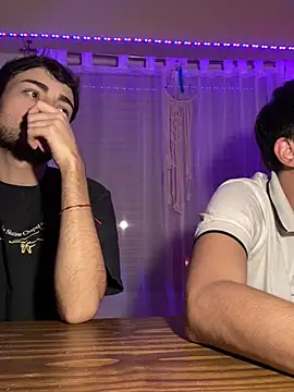 Lucasss2204 online show from April 11, 2026, 4:50 am