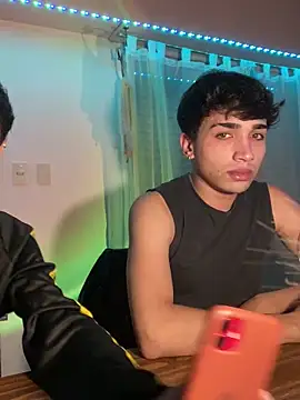 Lucasss2204 online show from April 22, 2026, 4:48 am