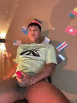 Snapshot of Axell_king07 chatting on July 5, 2026, 11:28 am Axell king07 online show from July 5, 2026, 11:28 am