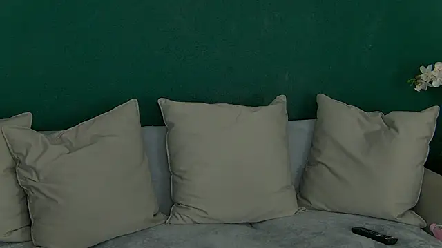 SkinnyNatty online show from March 31, 2026, 3:52 am