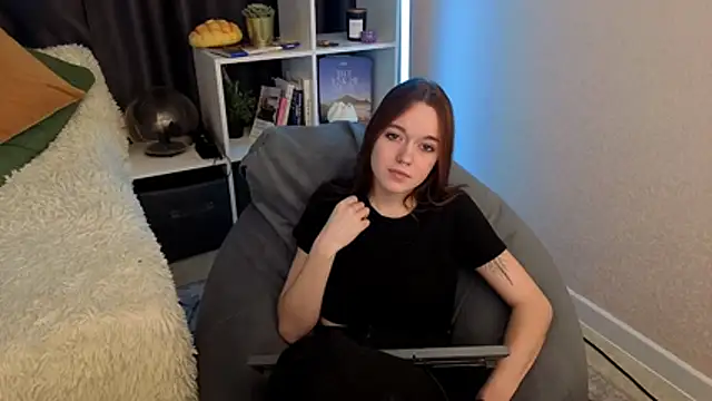 SunyLily online show from March 28, 2026, 6:24 am