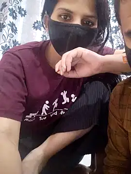 lovelypooja93 online show from April 6, 2026, 5:47 pm