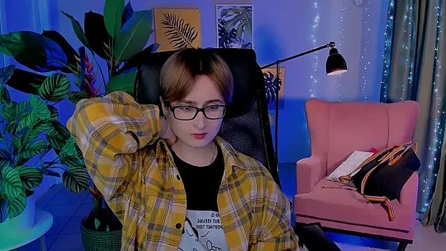 LixeLuna online show from March 21, 2026, 6:29 am