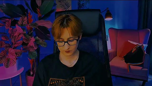 LixeLuna online show from April 1, 2026, 6:25 am