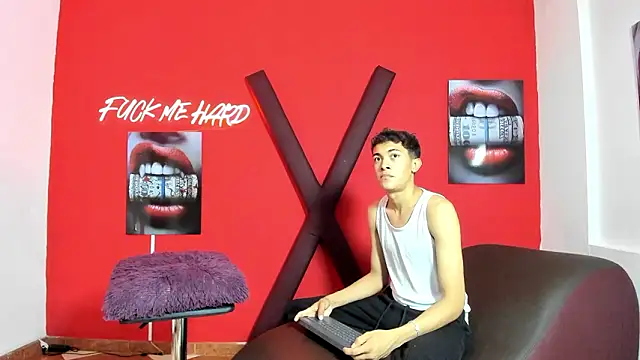 SKYN MAN online show from March 12, 2026, 1:45 am