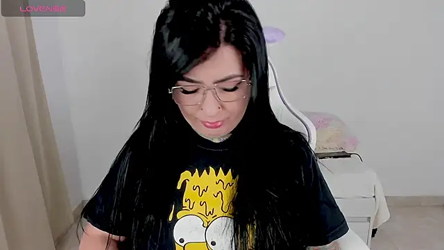 Snapshot of heeyy_kitty chatting on April 6, 2026, 1:56 pm heeyy kitty online show from April 6, 2026, 1:56 pm