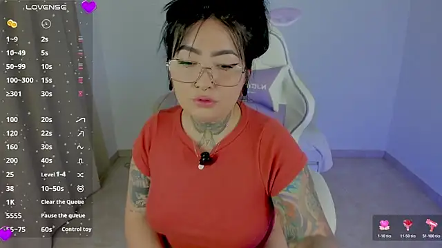 Snapshot of heeyy_kitty chatting on April 22, 2026, 8:10 pm heeyy kitty online show from April 22, 2026, 8:10 pm